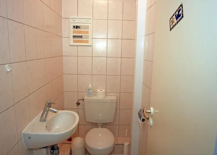 11 - Maisonette شقة هايليغنهافن